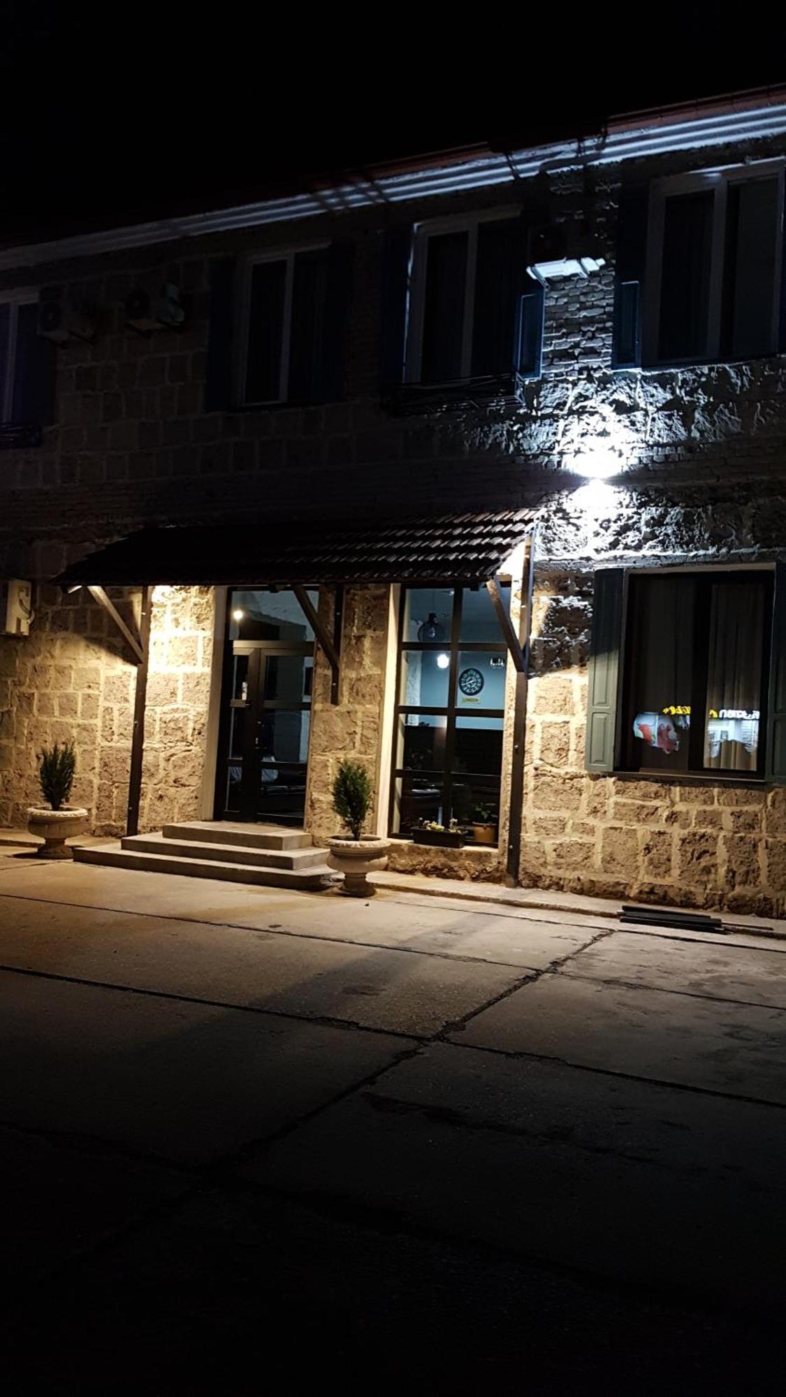 Hotel AGUNA Kutaissi Exterior foto