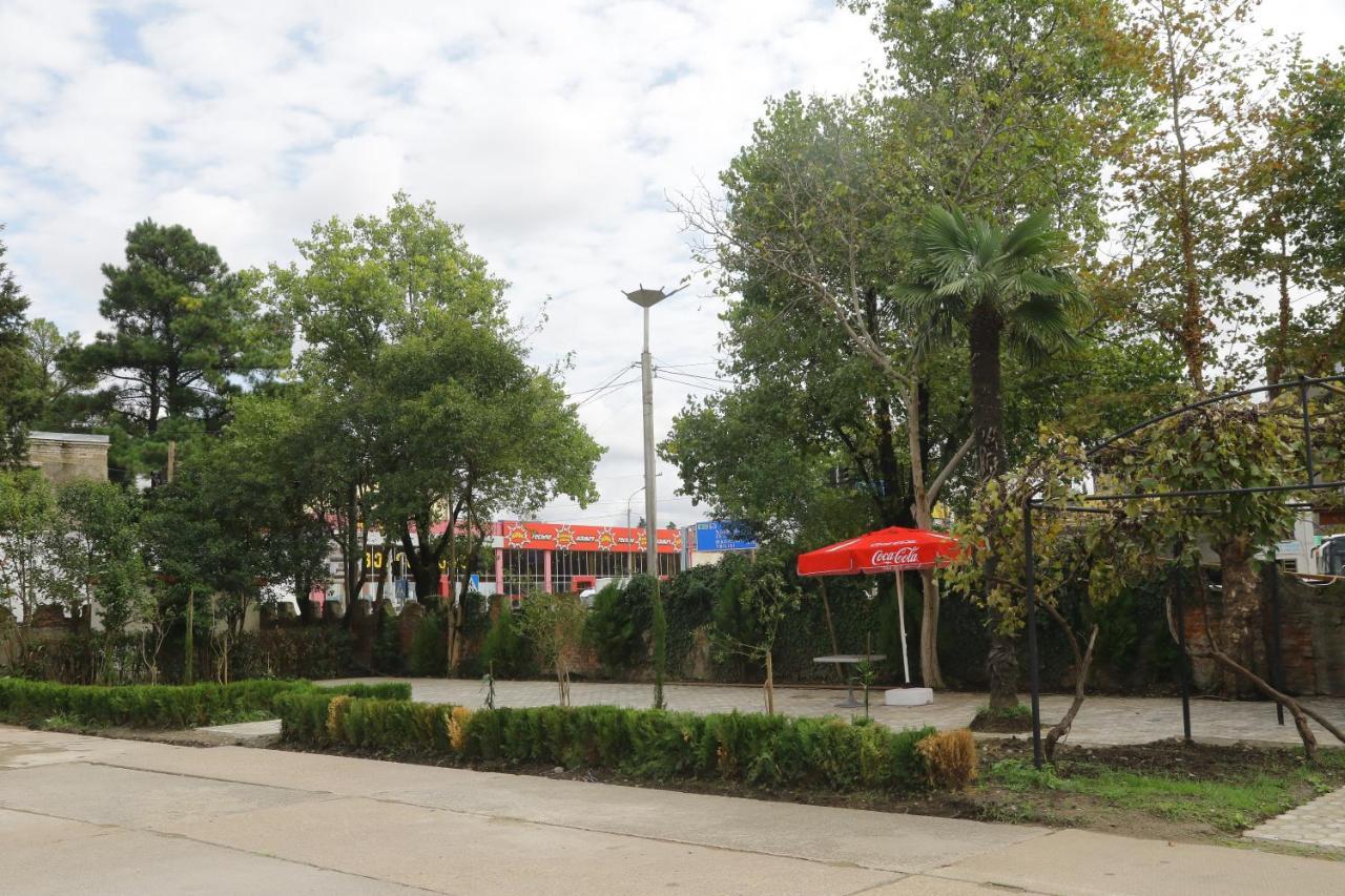 Hotel AGUNA Kutaissi Exterior foto
